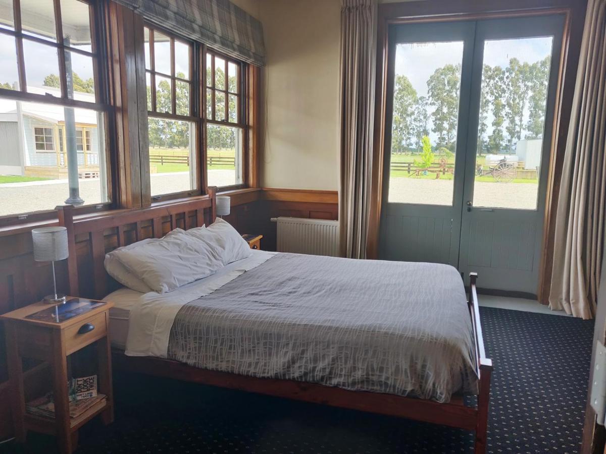 Bramley'S Stables And Accommodation 朗伊奥拉 外观 照片